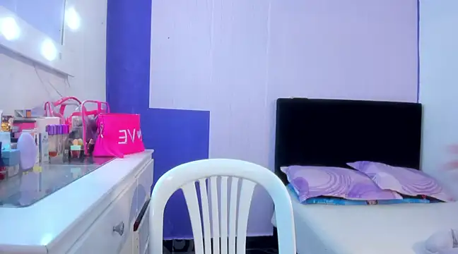 Snapshot of Byanca_Winklar chatting on 03/11/25, 05:35 Byanca Winklar online show from 03/11/25, 05:35