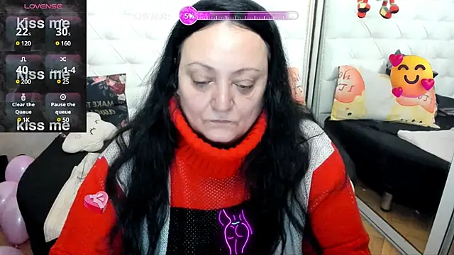 Snapshot of lady_lauren chatting on 02/17/25, 06:31 lady lauren online show from 02/17/25, 06:31