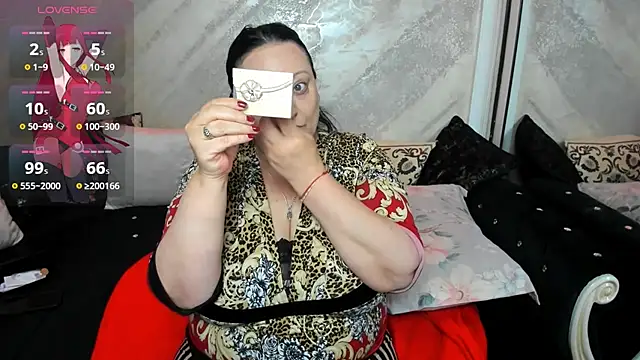 Snapshot of lady_lauren chatting on 04/29/26, 04:05 lady lauren online show from 04/29/26, 04:05