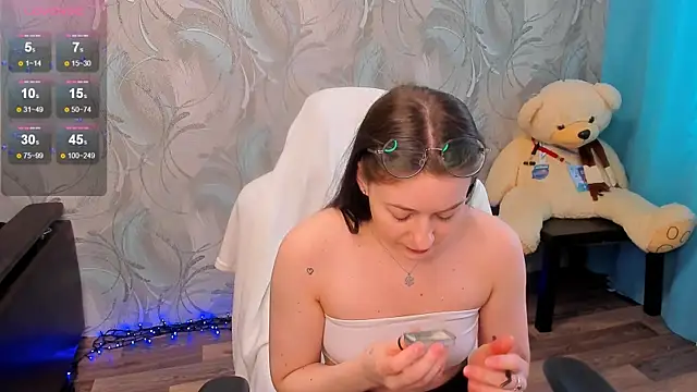 Kitty8meow online show from 02/12/25, 07:44