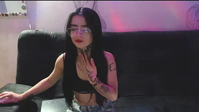 lorena allison  online show from 03/19/25, 06:12