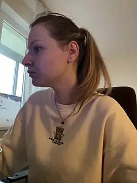 MaryHiggins online show from 11/01/25, 01:13