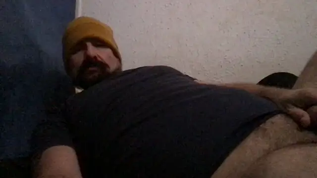 Snapshot of madmaxmiami chatting on 10/17/25, 04:37 madmaxmiami online show from 10/17/25, 04:37