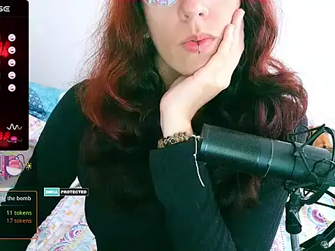 Snapshot of thecherry_Paulette chatting on 10/27/25, 02:10 thecherry Paulette online show from 10/27/25, 02:10