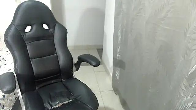 Snapshot of Ariana_girlhots chatting on 01/24/25, 06:57 Ariana girlhots online show from 01/24/25, 06:57