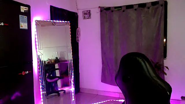 Snapshot of Ariana_girlhots chatting on 01/28/25, 05:54 Ariana girlhots online show from 01/28/25, 05:54