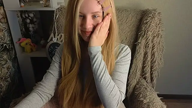 Snapshot of sarakaell chatting on 05/26/26, 01:56 sarakaell online show from 05/26/26, 01:56