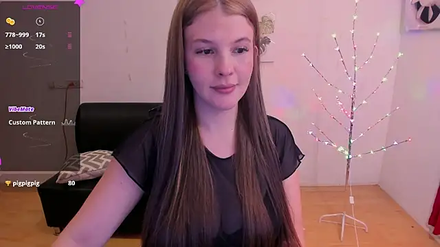 Snapshot of MillySandlerr chatting on 12/22/24, 12:17 MillySandlerr online show from 12/22/24, 12:17