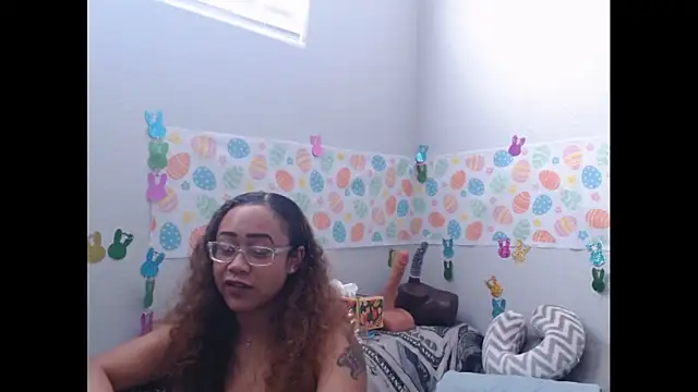 RylHoneyy online show from 04/01/26, 06:27