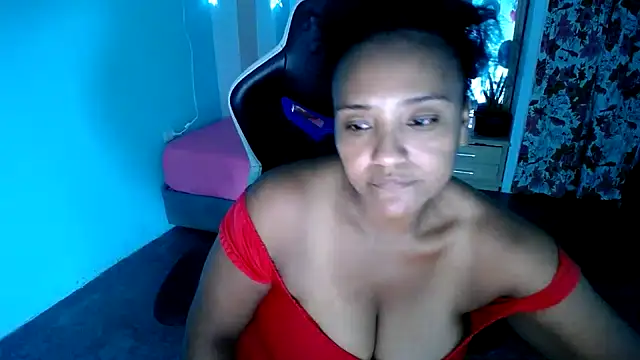 Snapshot of marysol83 chatting on 09/26/25, 02:04 marysol83 online show from 09/26/25, 02:04