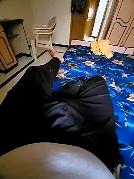 vansh1802 online show from 02/25/25, 07:42