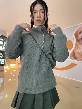 Snapshot of CrytinaSissyCrossdress chatting on 12/21/24, 01:21 CrytinaSissyCrossdress online show from 12/21/24, 01:21