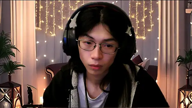 CrytinaSissyCrossdress online show from 04/21/26, 12:44