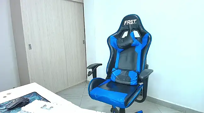 sophiax-x online show from 12/26/24, 03:53