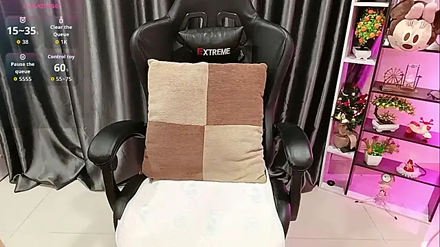 Yuki-yio online show from 11/11/25, 01:16