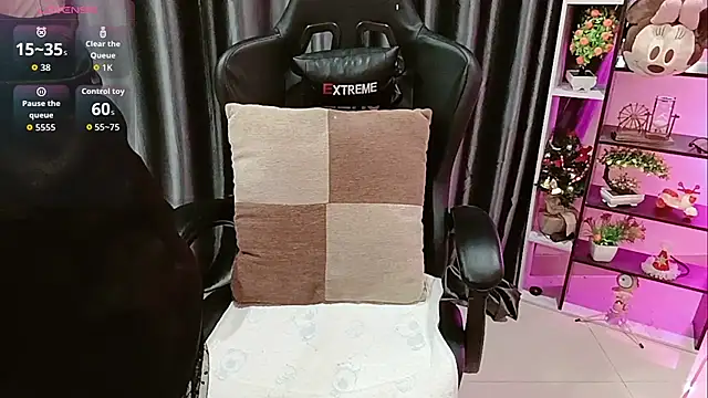 Yuki-yio online show from 11/22/25, 01:15