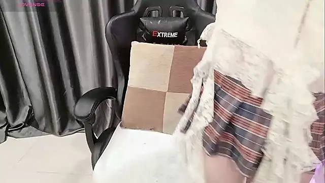 Yuki-yio online show from 04/16/26, 01:17