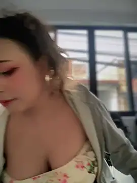 Snapshot of seraphine23 chatting on 01/05/25, 10:19 seraphine23 online show from 01/05/25, 10:19