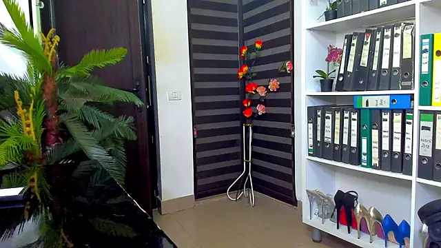 lisa2018 online show from 03/01/25, 04:47