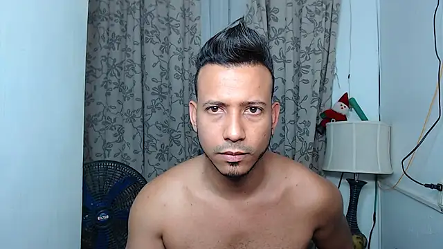 Snapshot of thommerxxx chatting on 01/09/26, 09:12 thommerxxx online show from 01/09/26, 09:12