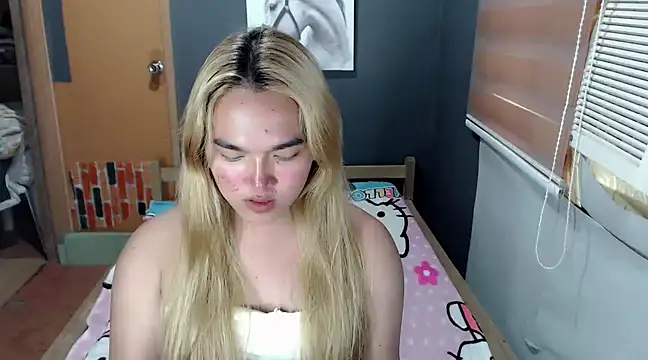 Snapshot of MoaningKylie chatting on 03/21/25, 05:43 MoaningKylie online show from 03/21/25, 05:43