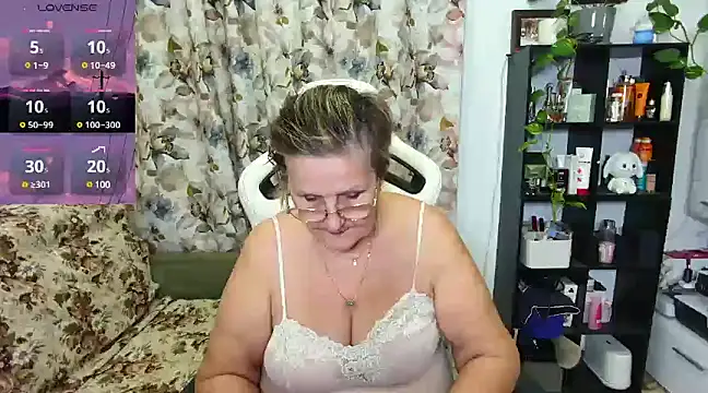 Snapshot of Selenna57 chatting on 12/09/24, 07:07 Selenna57 online show from 12/09/24, 07:07