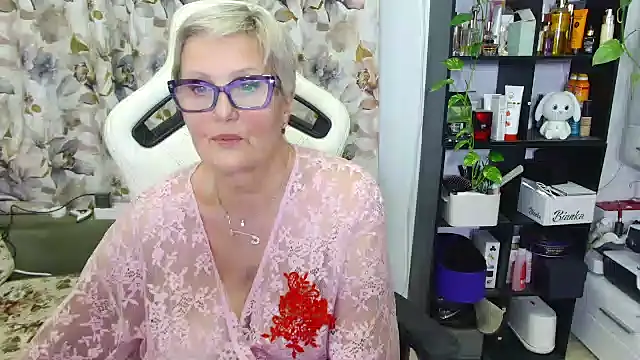 Snapshot of Selenna57 chatting on 02/13/25, 08:45 Selenna57 online show from 02/13/25, 08:45