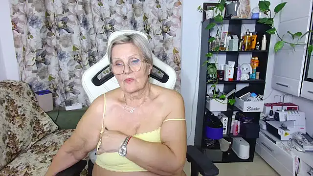 Snapshot of Selenna57 chatting on 02/24/25, 09:41 Selenna57 online show from 02/24/25, 09:41