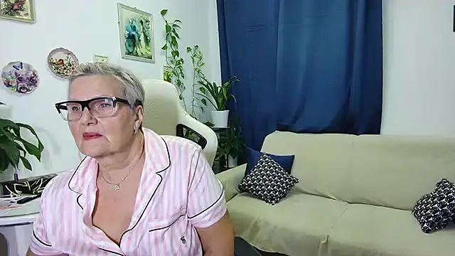 Snapshot of Selenna57 chatting on 12/05/25, 08:16 Selenna57 online show from 12/05/25, 08:16