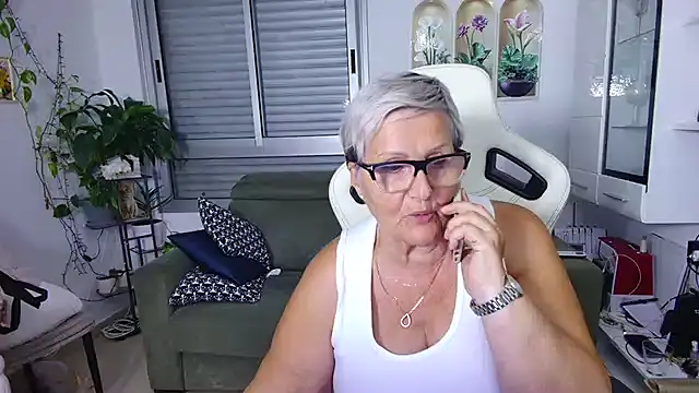 Snapshot of Selenna57 chatting on 07/21/26, 05:59 Selenna57 online show from 07/21/26, 05:59
