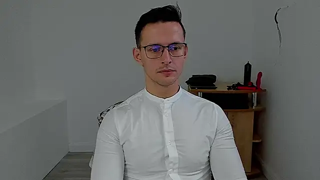 Snapshot of sexxymuscles4u chatting on 12/02/24, 07:36 sexxymuscles4u online show from 12/02/24, 07:36
