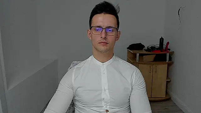 Snapshot of sexxymuscles4u chatting on 12/05/24, 02:55 sexxymuscles4u online show from 12/05/24, 02:55