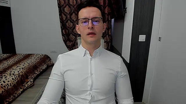 Snapshot of sexxymuscles4u chatting on 02/24/25, 10:15 sexxymuscles4u online show from 02/24/25, 10:15