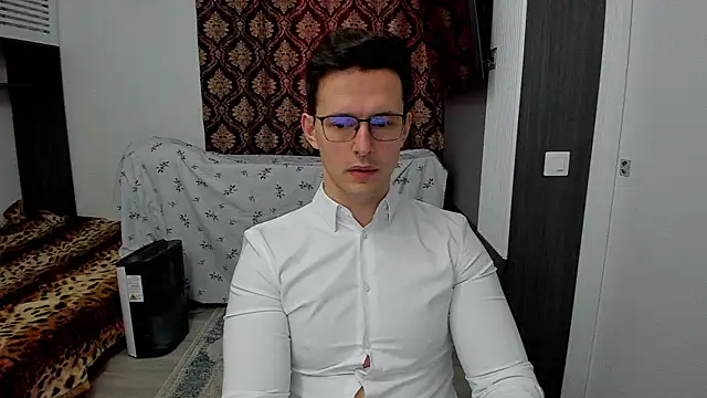 Snapshot of sexxymuscles4u chatting on 03/11/25, 10:07 sexxymuscles4u online show from 03/11/25, 10:07