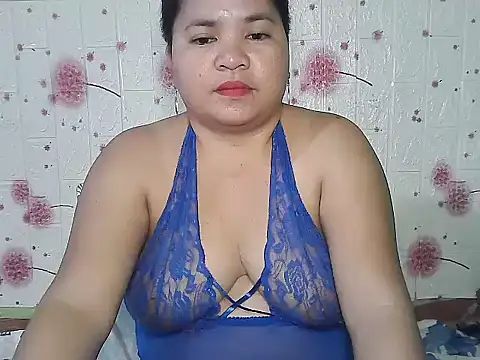 Snapshot of hotpussyxxx33x chatting on 09/13/25, 04:45 hotpussyxxx33x online show from 09/13/25, 04:45