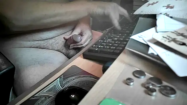 dirtyharry2022 online show from 01/01/25, 12:44