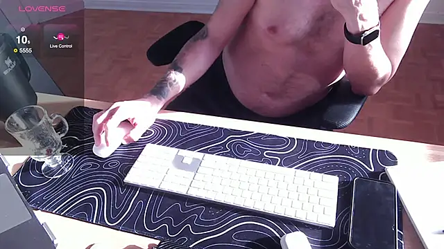 Snapshot of ttboy2000 chatting on 02/04/25, 08:38 ttboy2000 online show from 02/04/25, 08:38