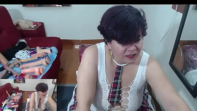 Snapshot of angelitolove727 chatting on 10/10/25, 07:46 angelitolove727 online show from 10/10/25, 07:46