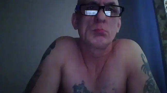 Snapshot of michu81 chatting on 12/15/24, 11:23 michu81 online show from 12/15/24, 11:23