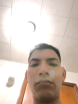 Snapshot of 02saga chatting on 12/13/25, 08:36 02saga online show from 12/13/25, 08:36