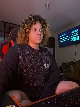 EmmaMelissa0521 online show from 04/23/26, 12:12