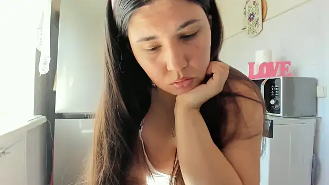 MiaMarrone online show from 05/16/26, 11:09