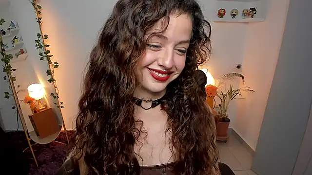 Cassandra Caiin online show from 07/07/26, 12:02