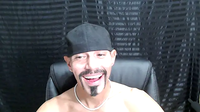 Snapshot of ThickD2C chatting on 01/02/25, 06:12 ThickD2C online show from 01/02/25, 06:12