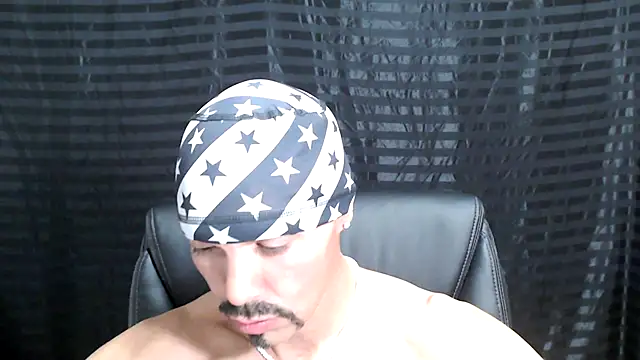 Snapshot of ThickD2C chatting on 01/22/25, 07:56 ThickD2C online show from 01/22/25, 07:56