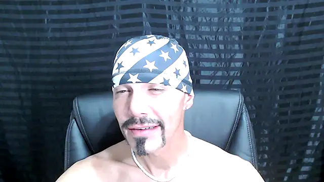 Snapshot of ThickD2C chatting on 01/23/25, 02:02 ThickD2C online show from 01/23/25, 02:02