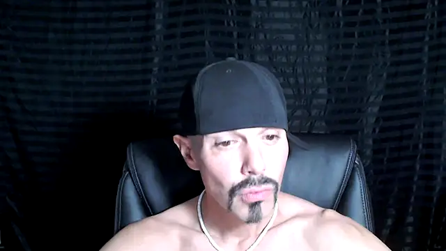 Snapshot of ThickD2C chatting on 01/24/25, 06:46 ThickD2C online show from 01/24/25, 06:46