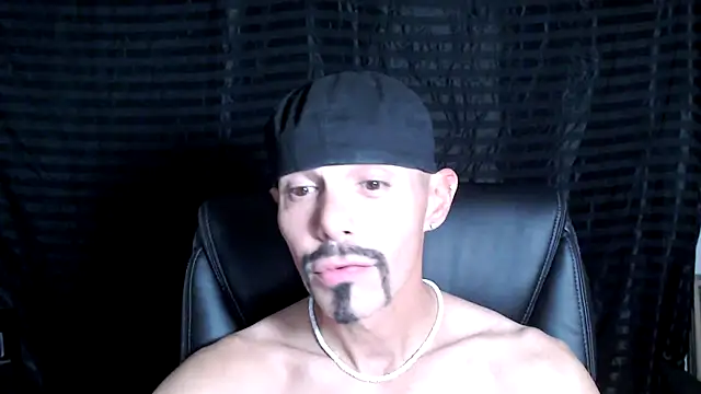 Snapshot of ThickD2C chatting on 01/26/25, 07:52 ThickD2C online show from 01/26/25, 07:52