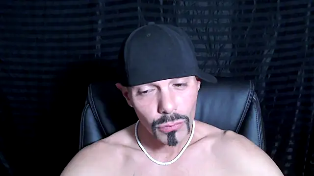 Snapshot of ThickD2C chatting on 01/28/25, 08:26 ThickD2C online show from 01/28/25, 08:26