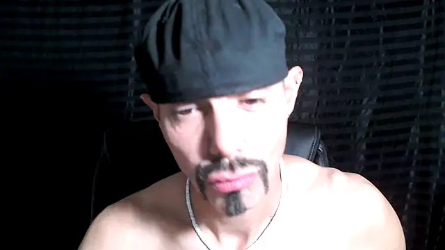 Snapshot of ThickD2C chatting on 01/31/25, 06:03 ThickD2C online show from 01/31/25, 06:03